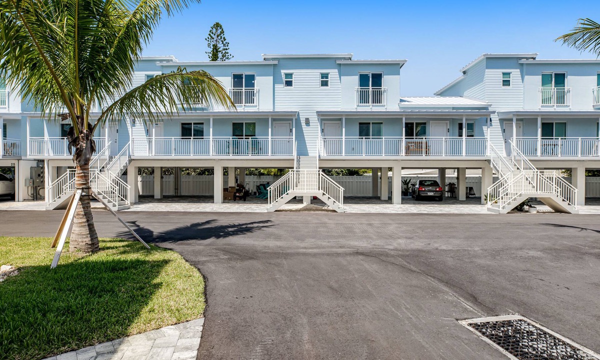 Marathon Condo | Inviting oceanfront condo with shared pool, dock, and great neighborhood