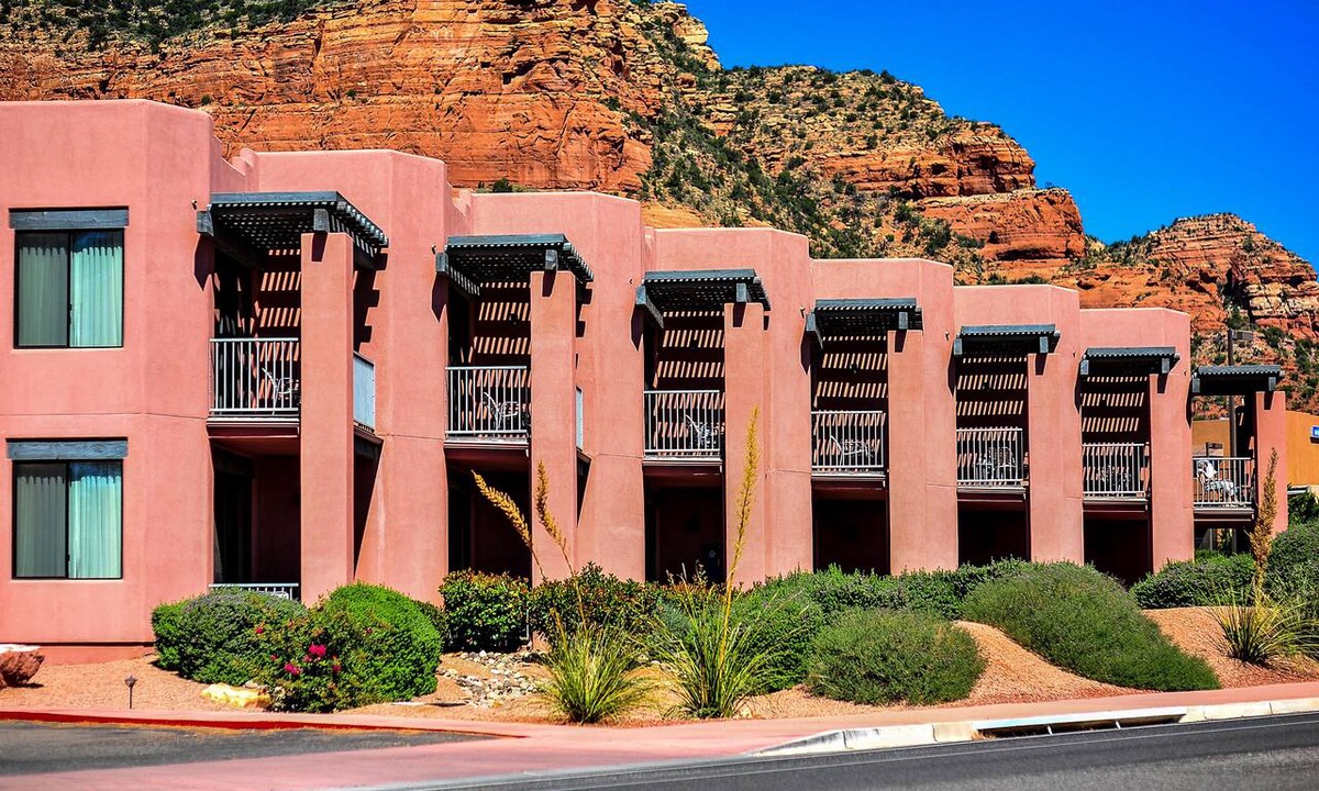 Oak Creek Apartment | Inviting Sedona Studio w/Kitchenette, BBQ Area & Poolside Fun
