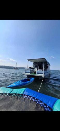 Ithaca Boat Rental | Knot Work Cayuga Lake 30ft Boat