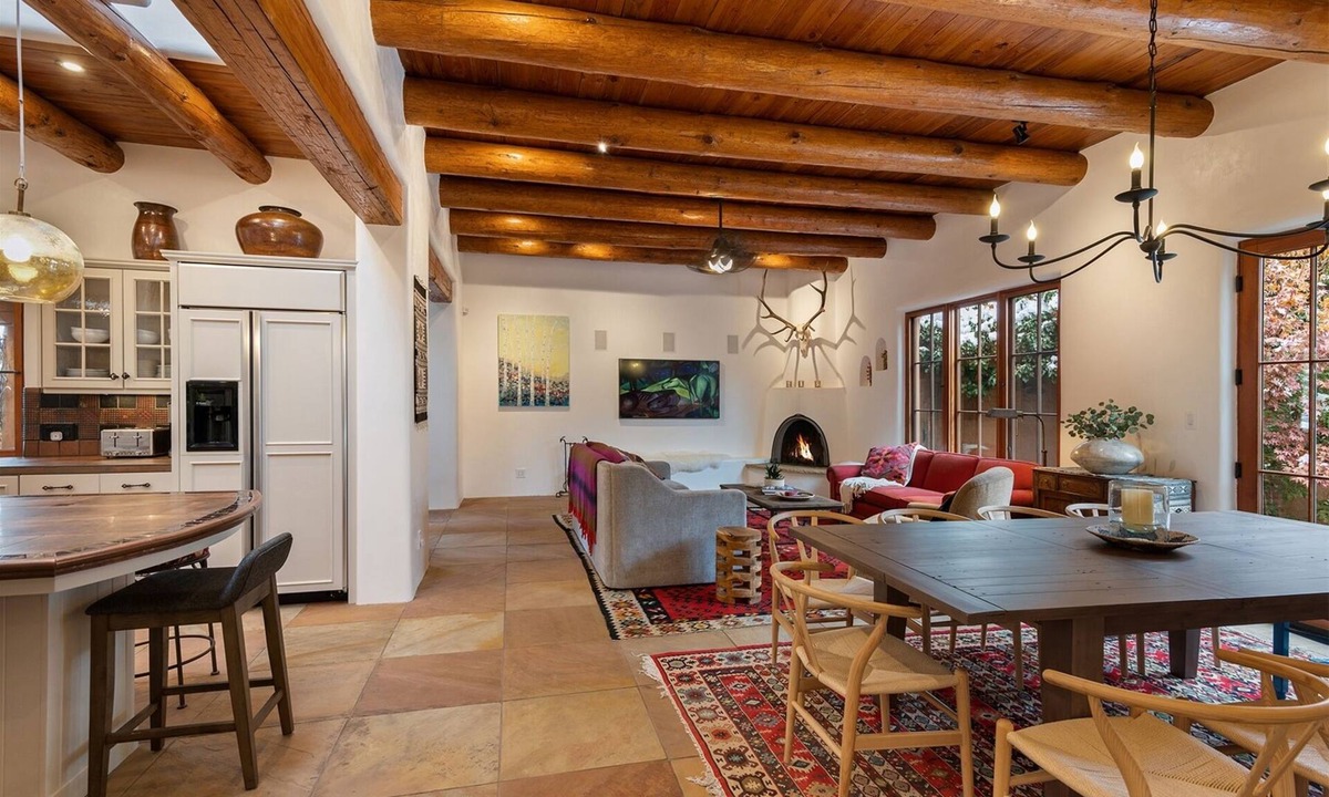 Historic Eastside House | La Joya - Spacious and Historic Downtown Jewel