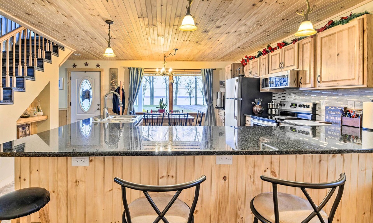 Chazy Cabin | Lake Champlain Vacation Rental on Private Lot