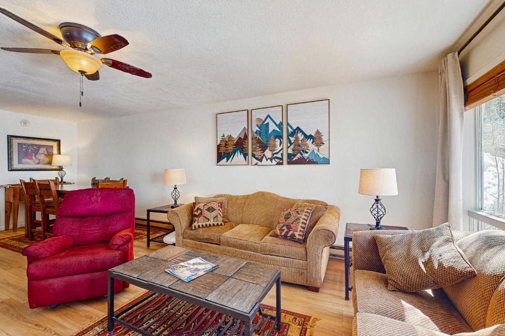 Taos Ski Valley Apartment | Lake Fork 7