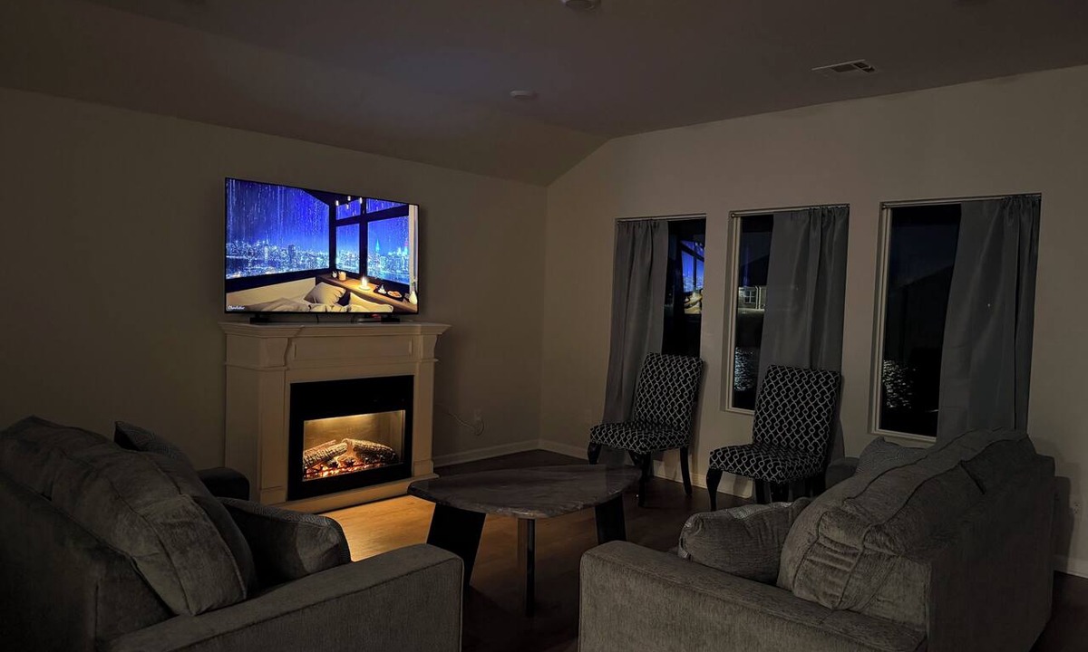 Oklahoma City House | Lake view 4-bedroom house in Oklahoma City