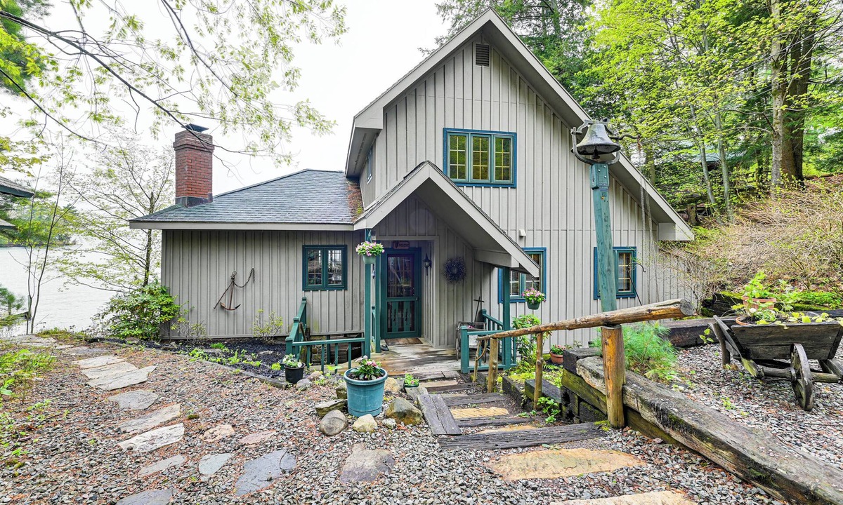 Huletts Landing House | Lakefront Adirondacks Home: Lake George Oasis!