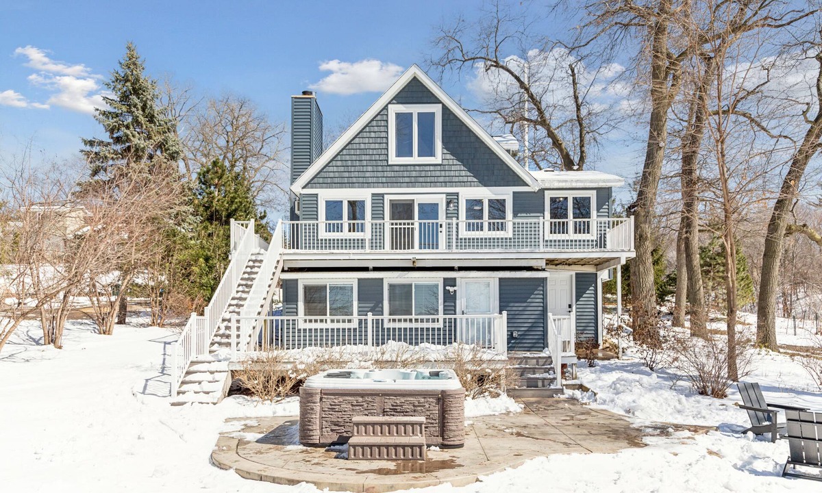 Little Canada House | Lakefront Getaway: Hot Tub, Firepit & Fireplaces!