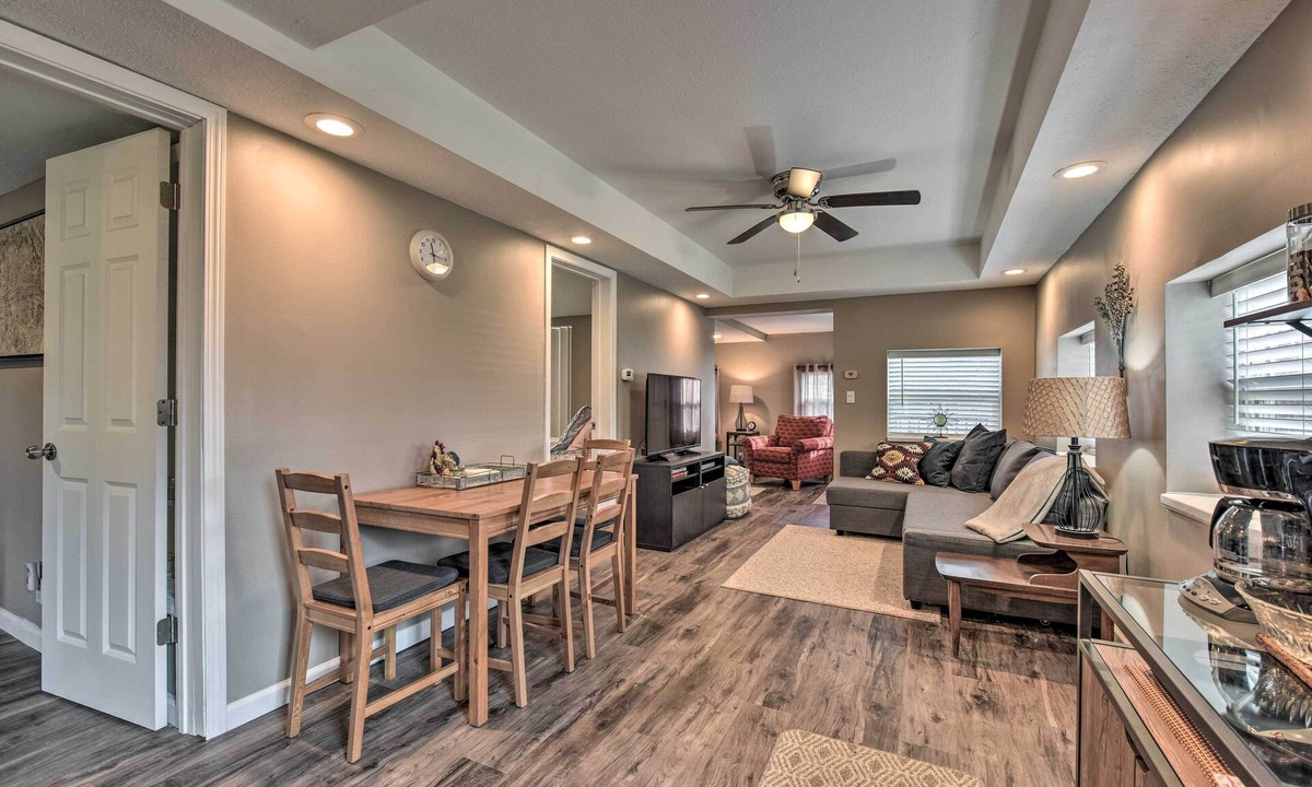 Lake St. Croix Beach Cottage | Lakeland Cottage - 1/2 Mile to St Croix River