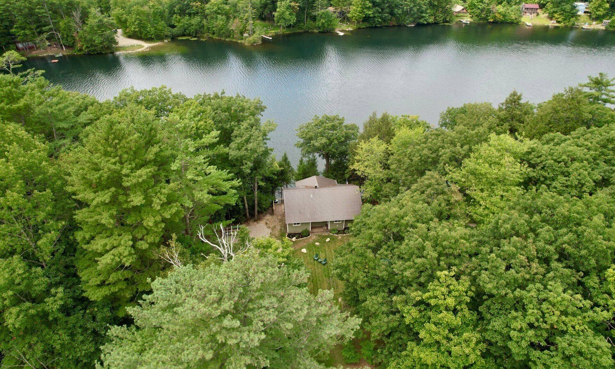 Forest Dale House | Lakeside Lodge at Fern Lake: 3BR/1BA Waterfront w/Dock