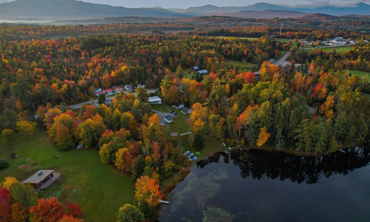 Whitefield Cabin | Lakeview Cabin White Mountains Fish Kayak Firepit Santas Village Dog Friendly AC