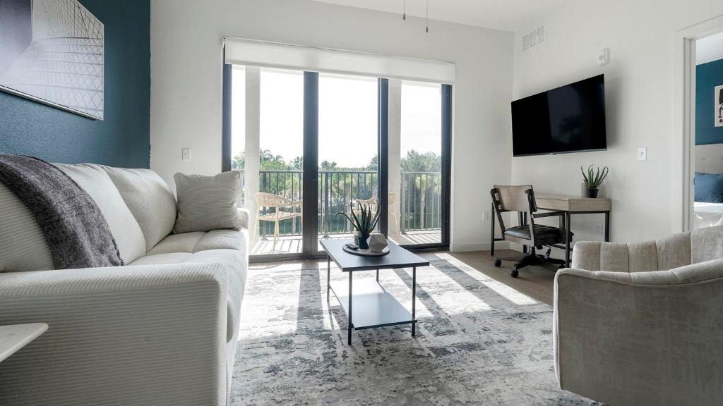 Biggar Apartment | Landing Beautiful 1BD Pool Gym