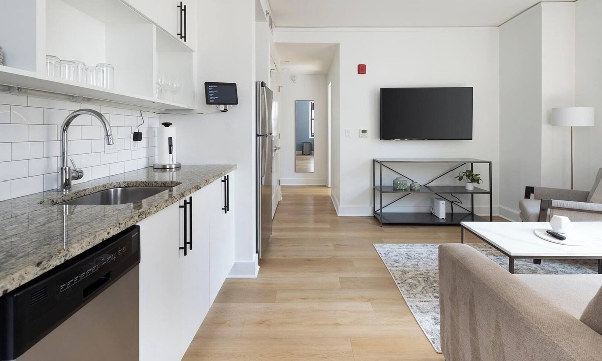 Financial District Apartment | Landing | Chic Studio, Yoga Studio, Pool