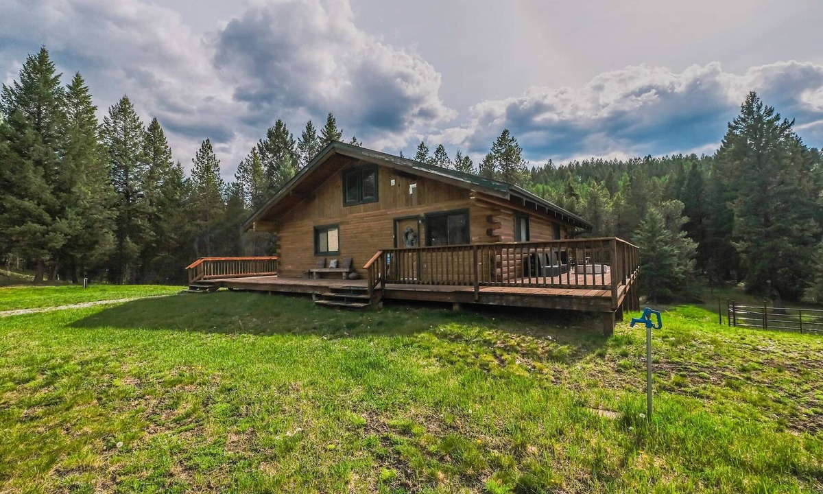 Eureka Cabin | Larch Lodge – Secluded Cabin!
