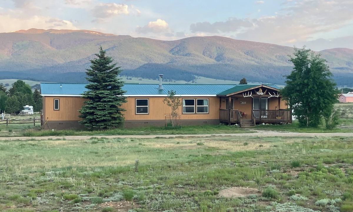 Eagle Nest House | Large House, Lake and Mountain Views ~ Angel Fire Ski Resort