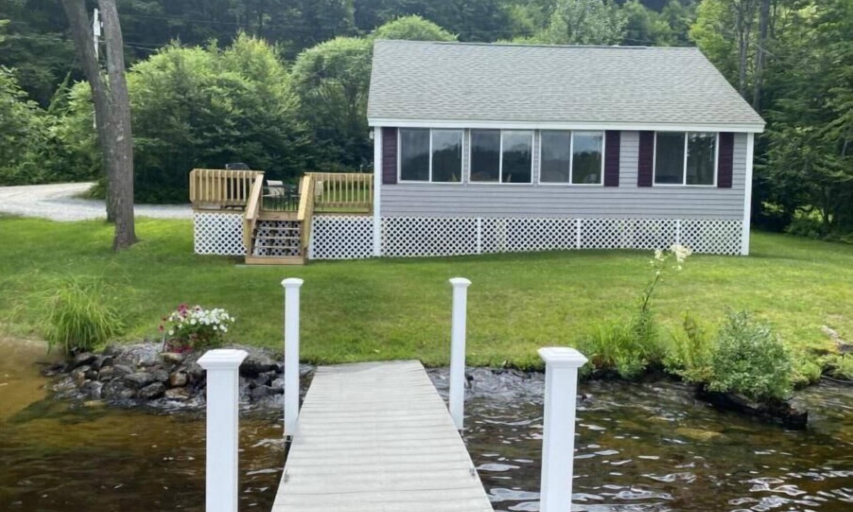 Antrim Cottage | Leaf Peeper Special!nWaterfront!