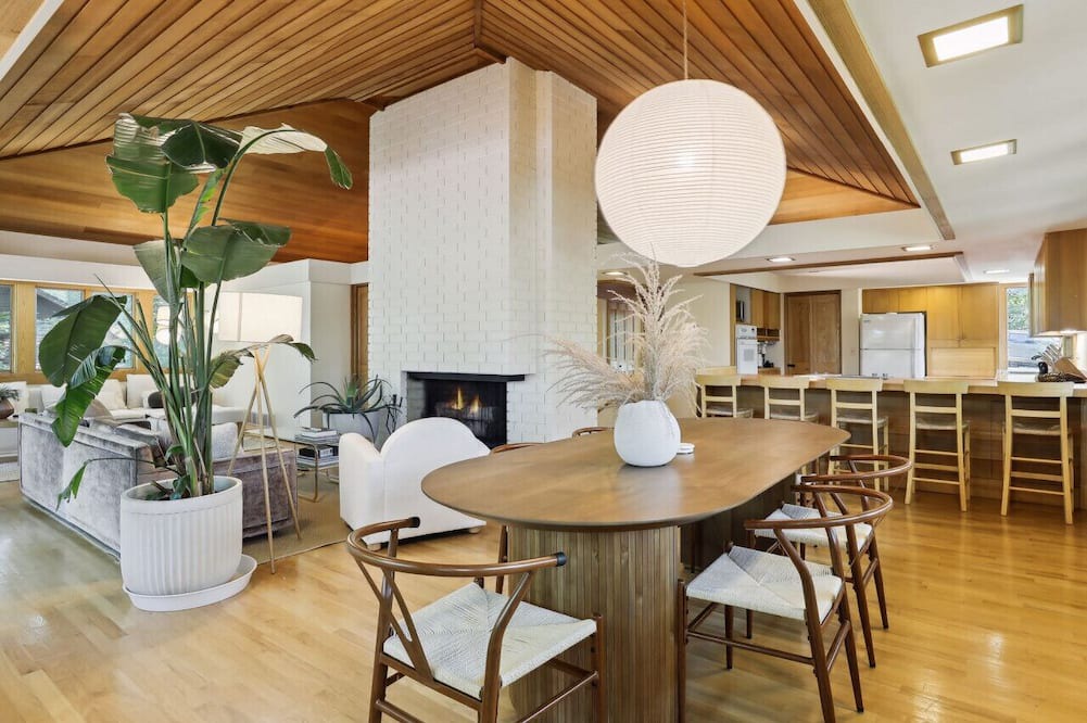 Comstock House | LoBo Lake House: Mid-Century Modern Getaway