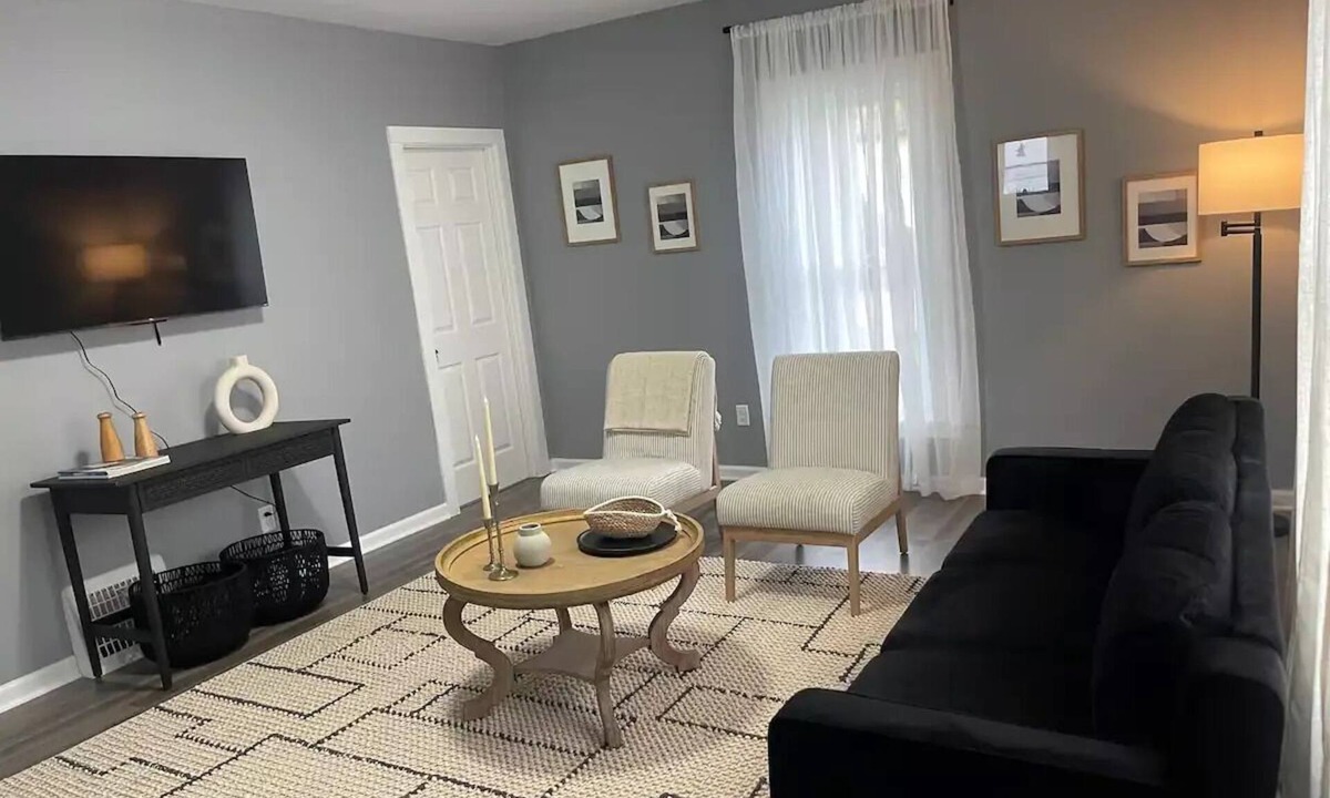 Anoka House | Looking for a comfortable and cozy home to stay for a few days Miracle Gotchu