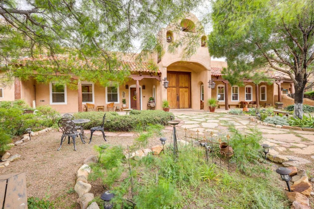 Cerrillos Villa | Los Cerrillos Hillside Hacienda on 65 Acres!