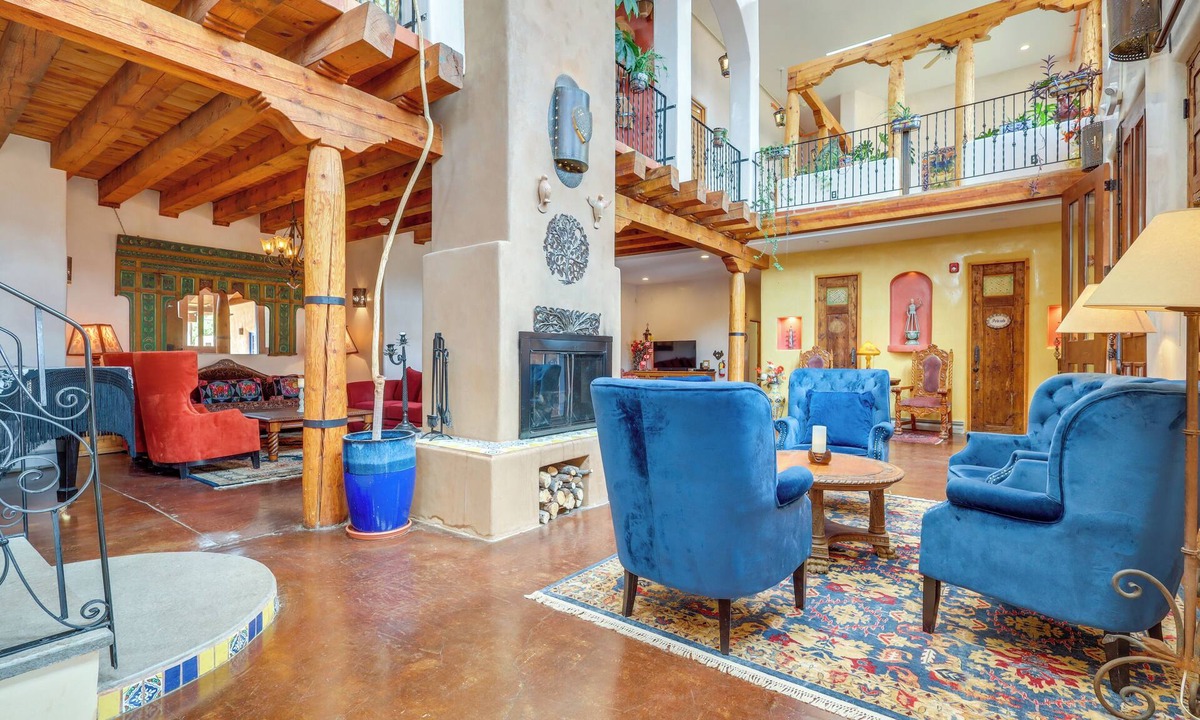 Cerrillos Villa | Los Cerrillos Hillside Hacienda on 65 Acres!