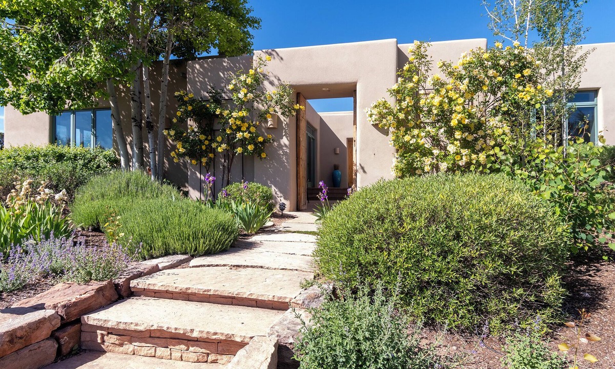 La Tierra House | Luxurious Retreat - Incredible Views - 12 Acres - Monthly - Please Inquire