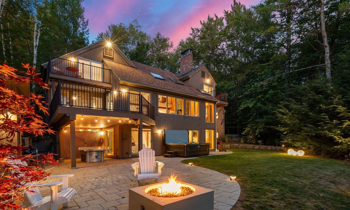 Grantham Ski Chalet | Luxury retreat in Eastman community near mount Sunapee, Dartmouth College.