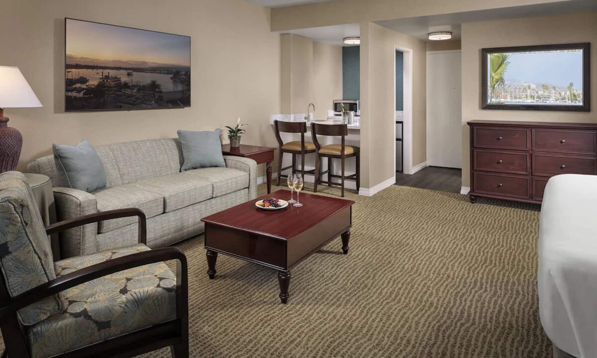 Central Mission Beach Hostel | Miles of Sandy Beaches! 2 Family-friendly Units, Free Parking Onsite, Pool!