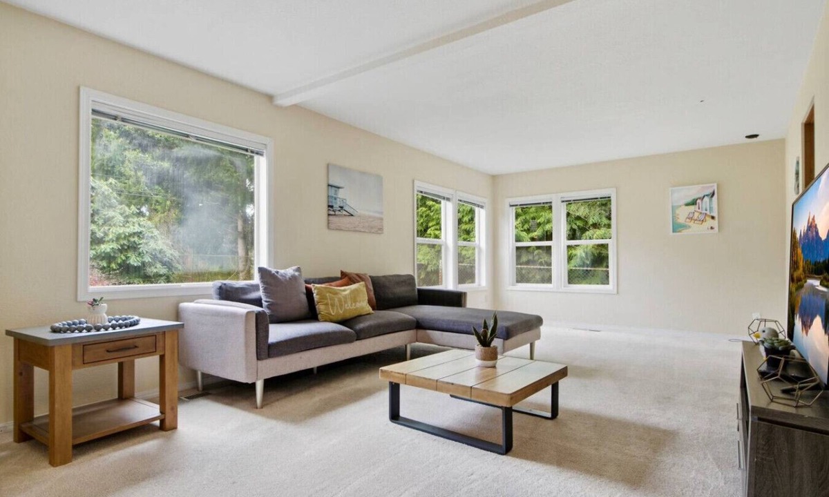 Kirkland House | Modern 2BR @Kirkland | Minutes to Downtown &Google