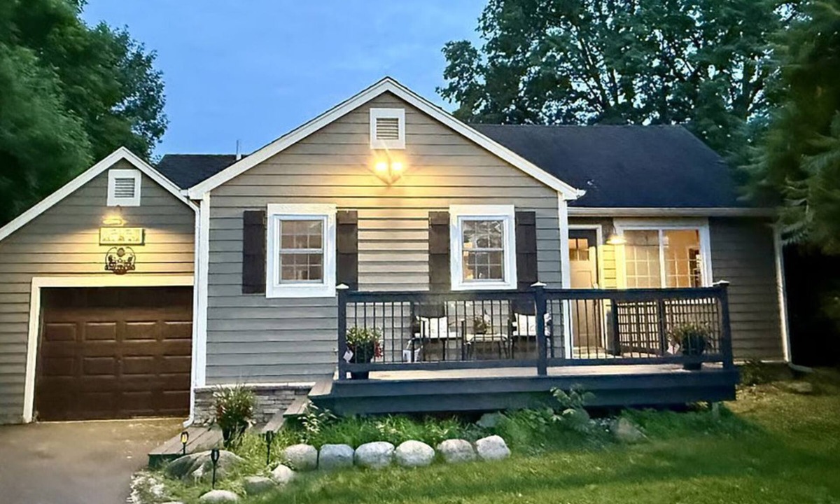 Minnetrista House | Modern 2BR Retreat by Lake Minnetonka