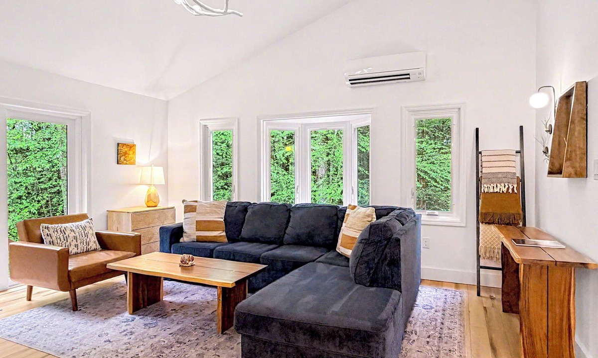 Saugerties Cabin | Modern Catskills Retreat with Spa Bath + Fire Pit