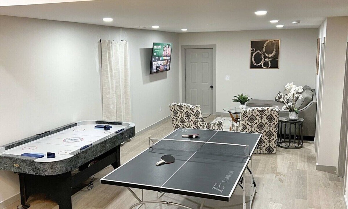 Belle Mina House | Modern Country Retreat 4BR/3BA Fire Pit Fame Room