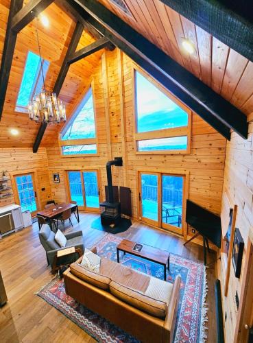 Bergton House | Modern Mountaintop Log Home with Amazing Views!