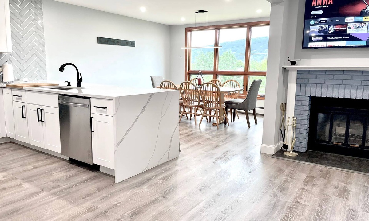 West Dover House | Mount Snow's Best View - Sleeps 8-10
