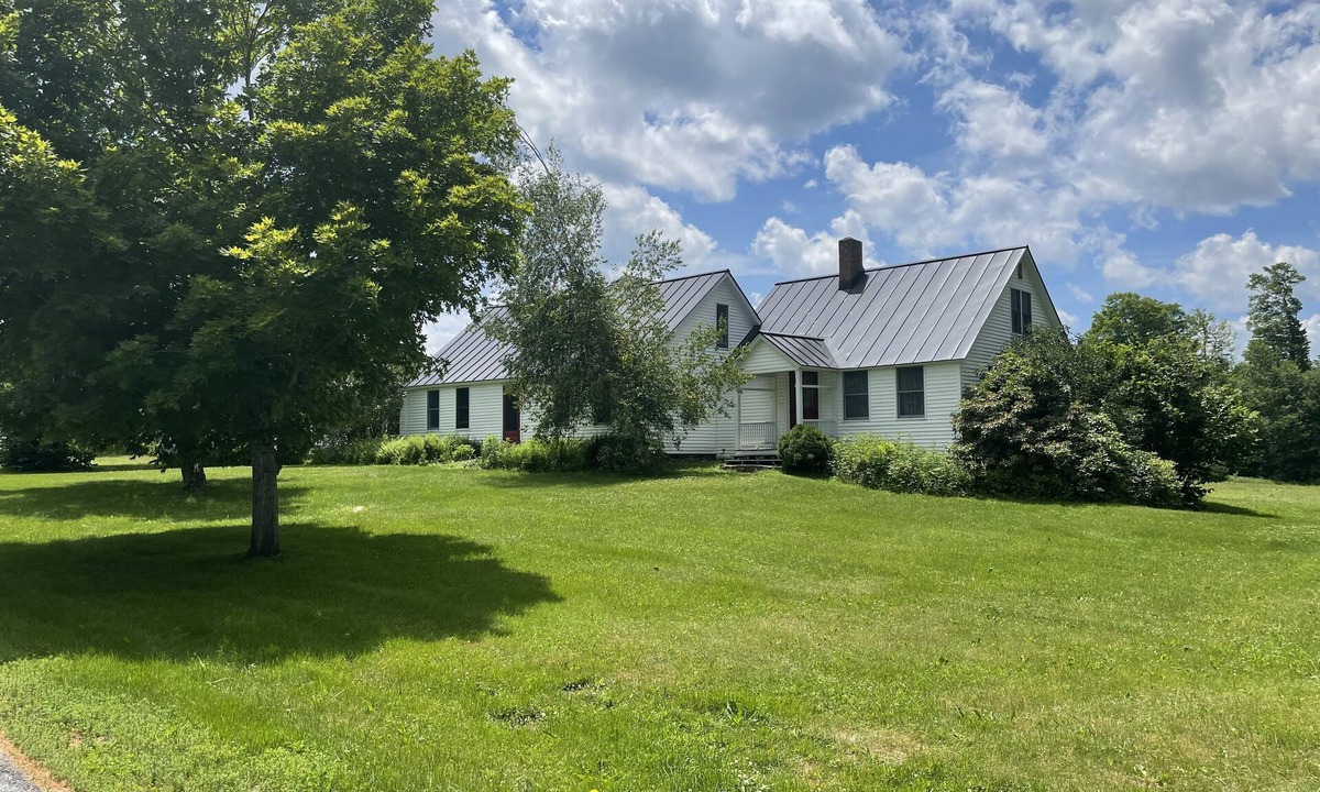 Jacksonville House | Mt Snow for families! Sprawling home, great views, skiing, snowmobiling, hiking