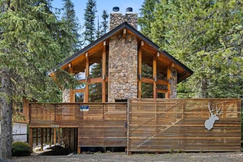 Government Camp House | Mule Deer - Luxury Mount Hood Chalet