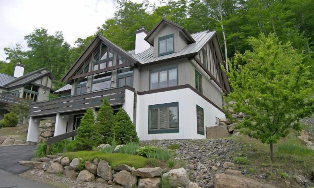 Lincoln House | Multi-level home, AC, mountain views, pool access, near Loon. K0012 by LRS