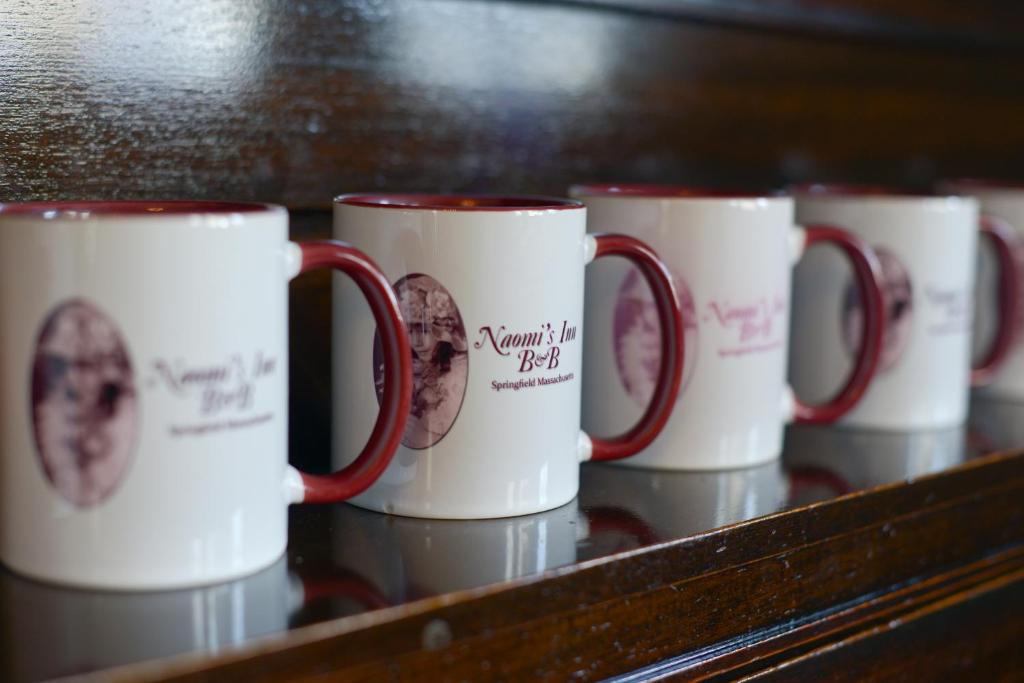 Springfield Bed & Breakfast | Naomi's Inn Bed & Breakfast