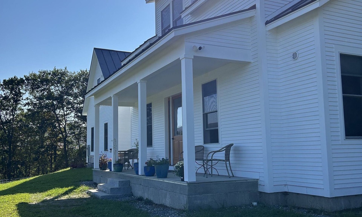 Bridgewater House | New 3 BR+/3 Bath House close to Ski Areas & Woodstock. Trails, Pastures & Views