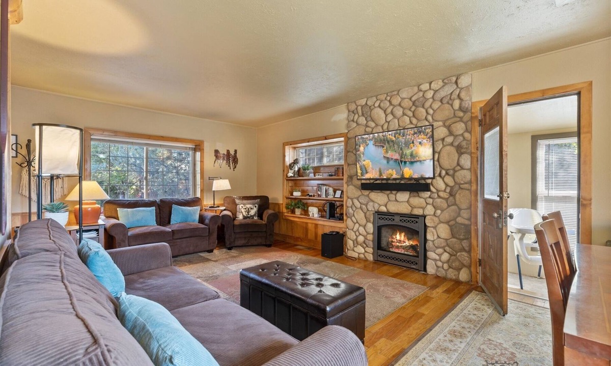 Old Bend House | New! Historic Bend Cottage | Walk to Deschutes River & Downtown Shops