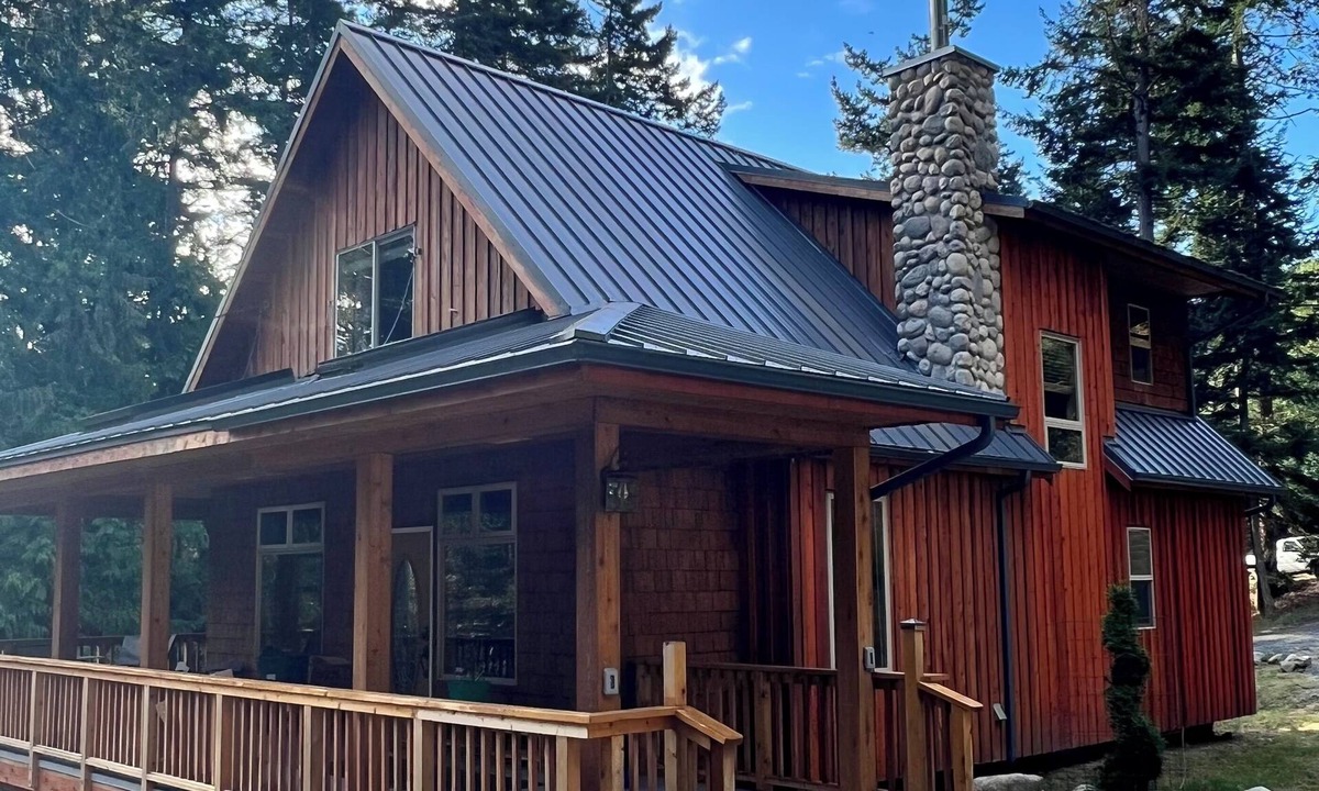 Eastsound House | NEW Private Forest Lodge 6 Mins from Ferry/Town Sleeps 8
