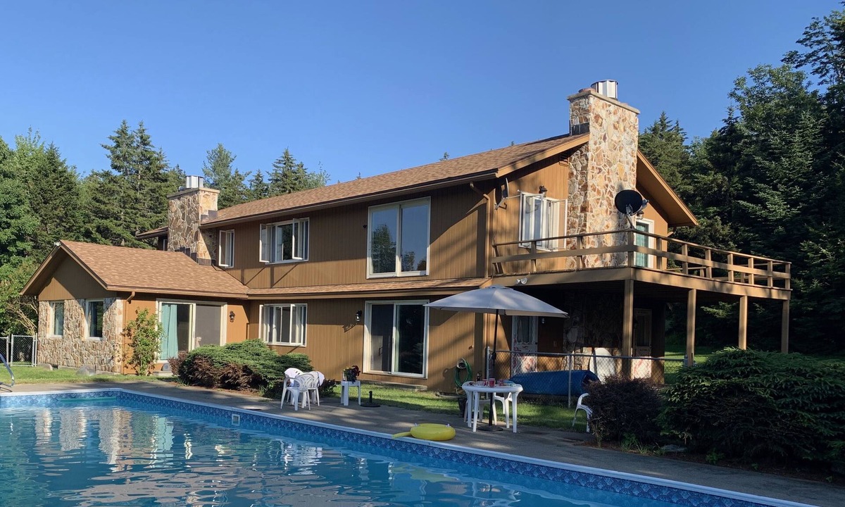 Whitingham House | New Rental! Fabulous, Spacious Mountain Family Retreat on 13 Acres