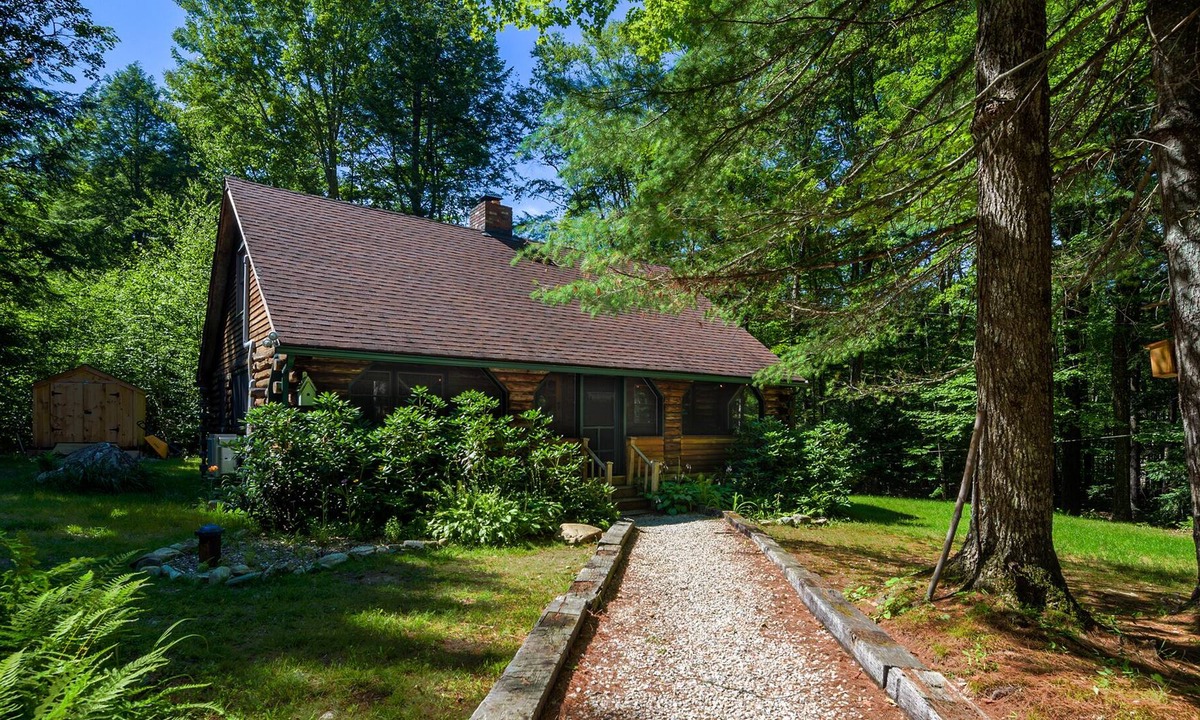 Andover Cabin | NEW! Secluded Log Cabin in the Mountains -- Minutes from Okemo