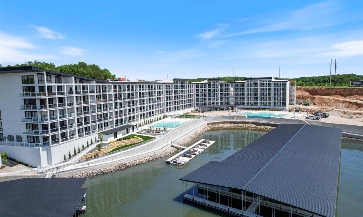 Osage Beach Condo | Newly Designed Topsider Condo w/Beautiful Main Channel Views