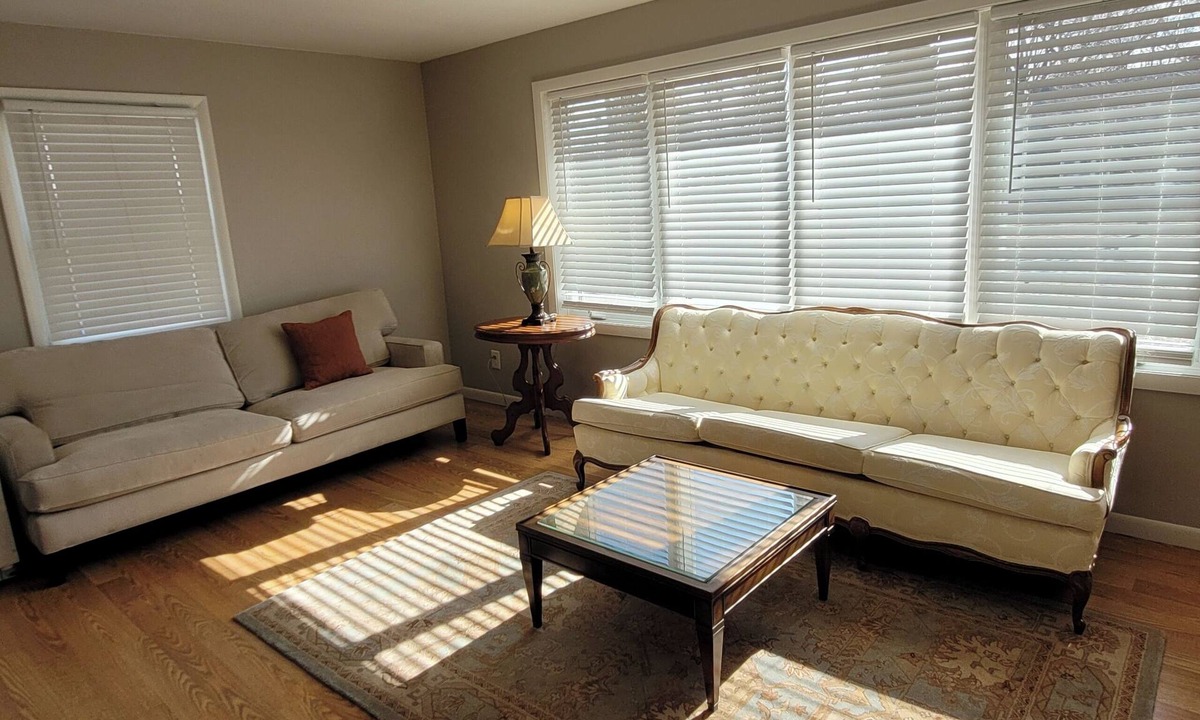 De Pere House | Newly Remodeled - 4 bedrooms Sleeps 7
