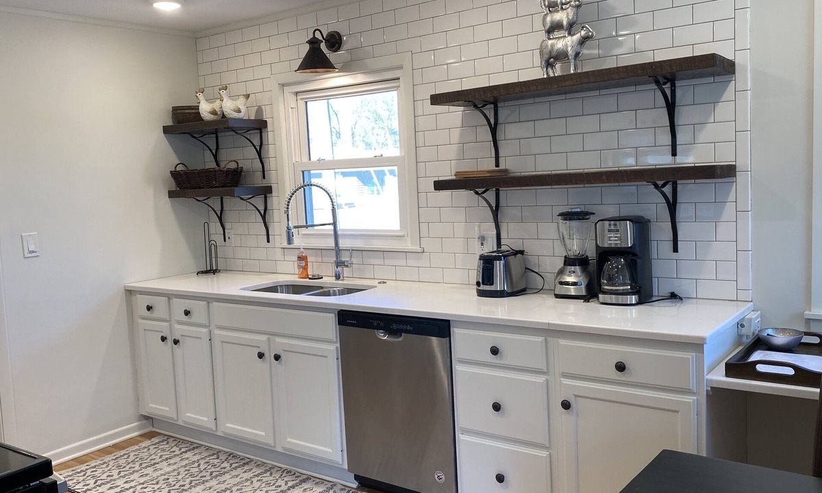 Rochester House | Newly Remodeled Home 1 mile from Mayo Clinic