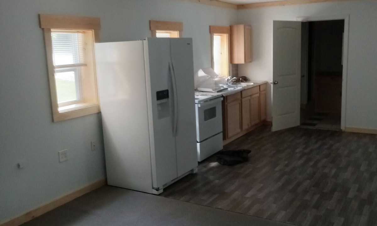 Marshfield House | Newly renovated 2 bedroom house, quiet country, setting beautiful sunsets.