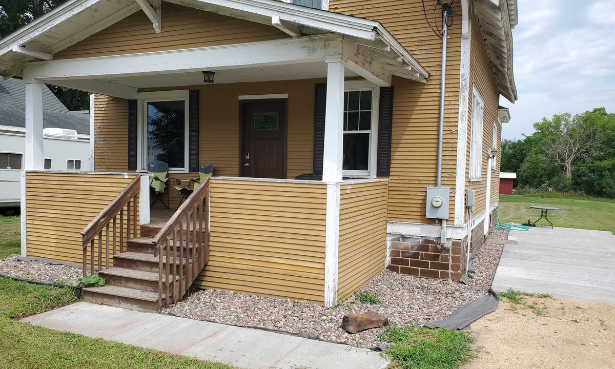 Hixton House | Northfield Lodge exit 98 off Interstate 94. Food + fuel next door.