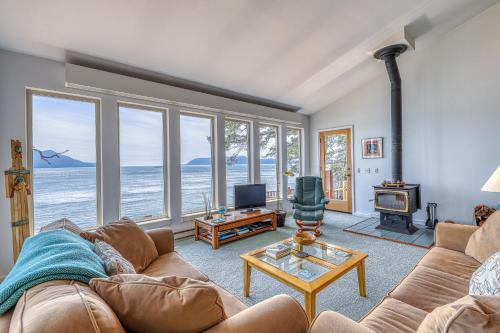 Olga House | Northwest Shoreline Home