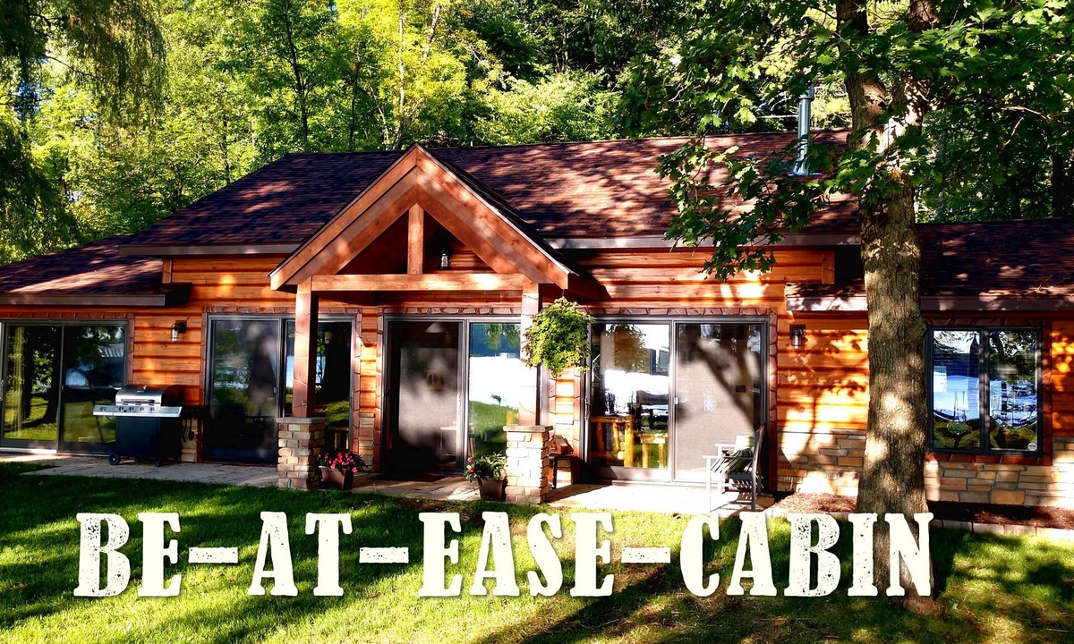 Luck Cabin | Northwoods Upscale Charming Lakefrt Bone Lk-4 Bedrm-Game Rm-BOOKING SUMMER 2026!