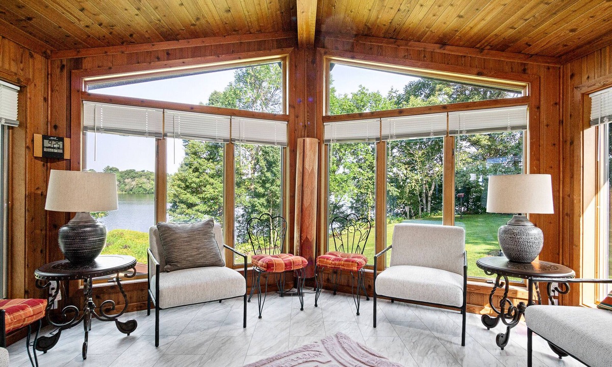 Chippewa Falls House | On Lake Wissota, close to trails and golfing. What are you waiting for?