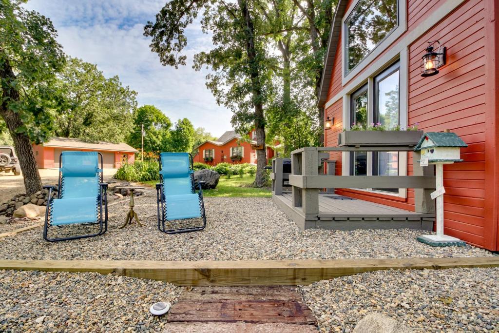 Sauk Centre House | On-Site Trail, Fire Pit Cozy Sauk Centre Retreat!