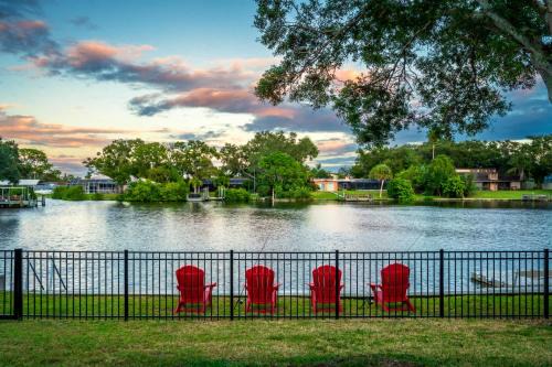 Largo House | On the Creek Waterfront Heated Pool Game Room Clearwater Florida