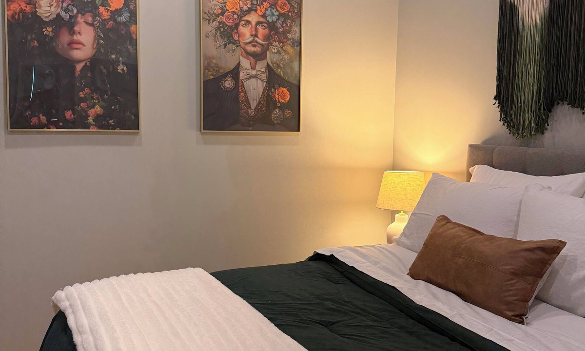 Faribault Apartment | Paradise Perch-Cozy 1-bedroom apartment in downtown Faribault with Arcades.